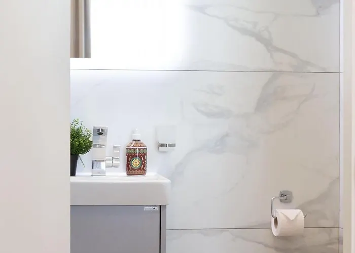 Penthouse Private Pool & Sea Views