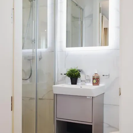 Penthouse Private Pool & Sea Views *