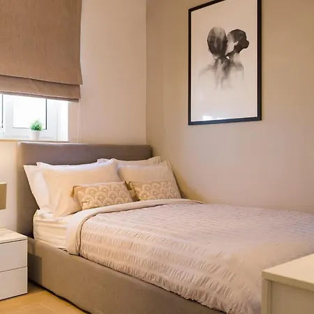 Penthouse Private Pool & Sea Views Appartamento Pembroke