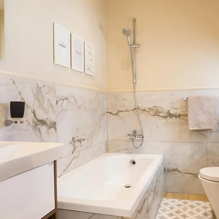 Penthouse Private Pool & Sea Views