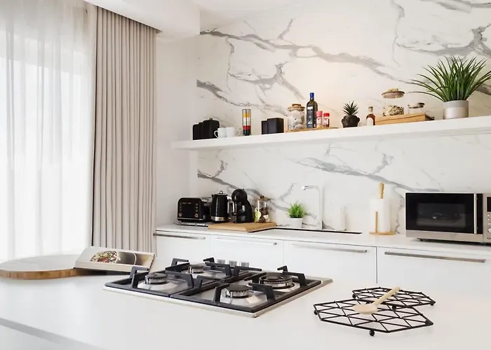 Penthouse Private Pool & Sea Views Apartment