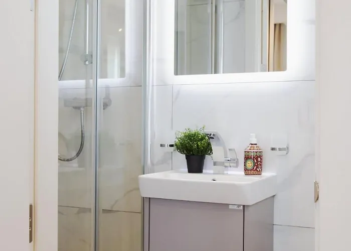 Penthouse Private Pool & Sea Views *