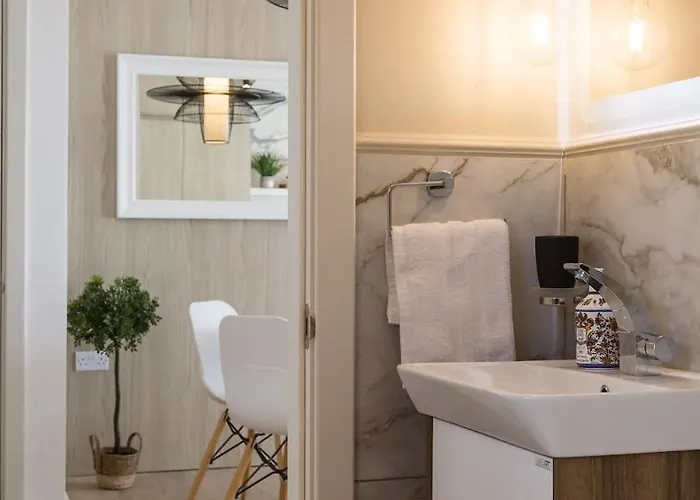 Penthouse Private Pool & Sea Views *